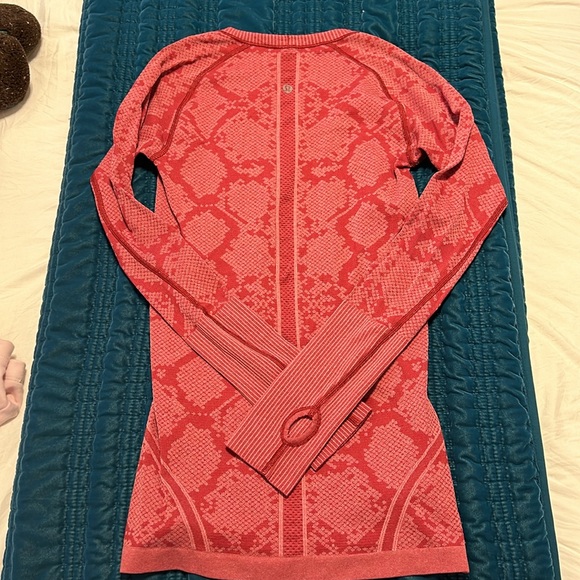 Lululemon swiftly long sleeve - Picture 3 of 4